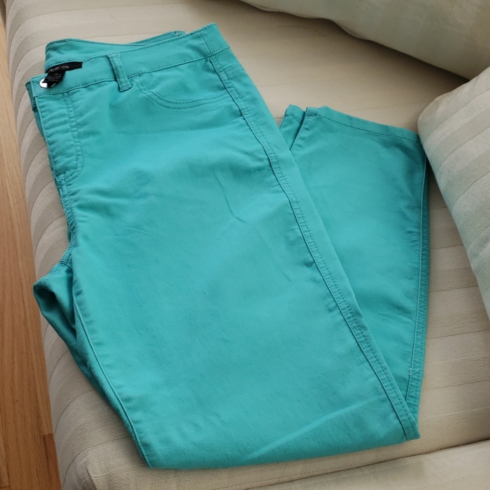 Ladies New York and Company Ladies  jeans (Capri length)